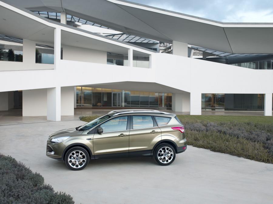  Ford Kuga 2013 года  (фото 21 из 36)